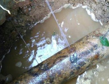 尉犁楼顶渗水维修公司分享下地暖漏水的原因及检测方法。